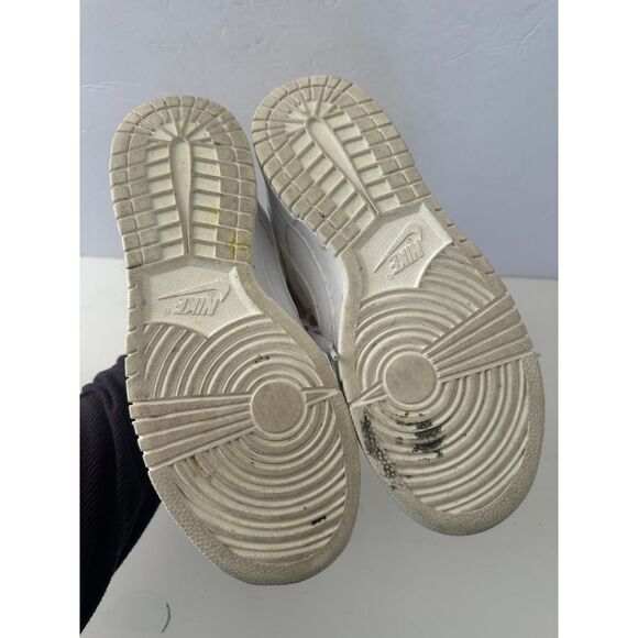 Nike Dunk Low "Valentine's Day Yellow Heart" Sneaker in a White Colorway Sz 8 - Picture 4 of 5